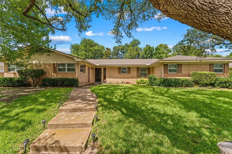 708 Topeka Drive, Woodway TX 76712