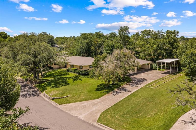 708 Topeka Drive, Woodway TX 76712 - Photo 5