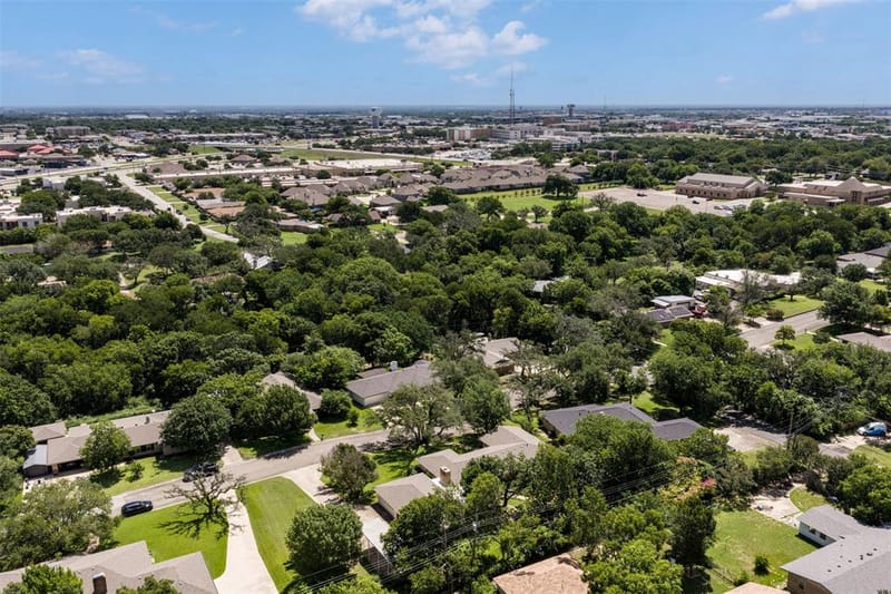 708 Topeka Drive, Woodway TX 76712 - Photo 34