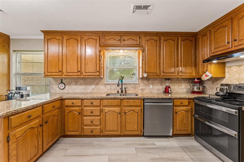 708 Topeka Drive, Woodway TX 76712 - Photo 14