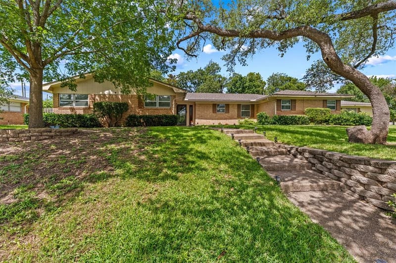708 Topeka Drive, Woodway TX 76712 - Photo 35