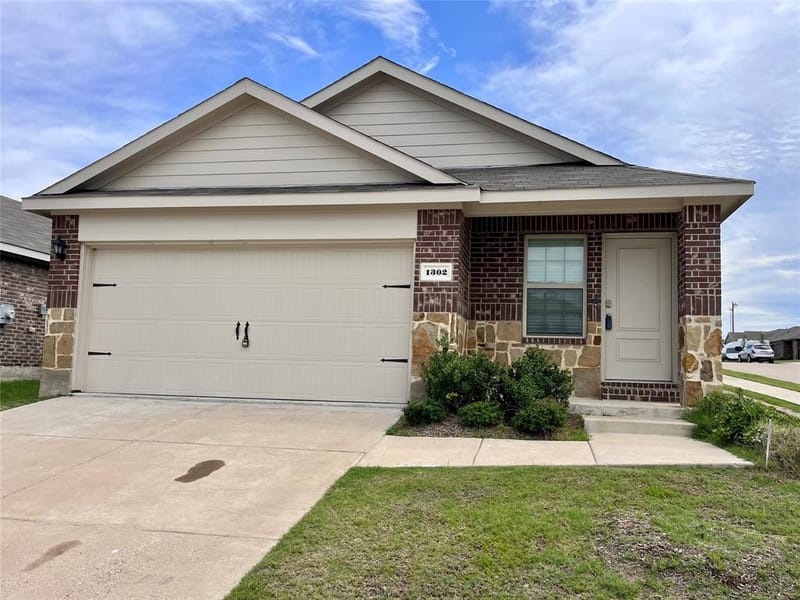 1302 Draper Lane, Forney TX 75126