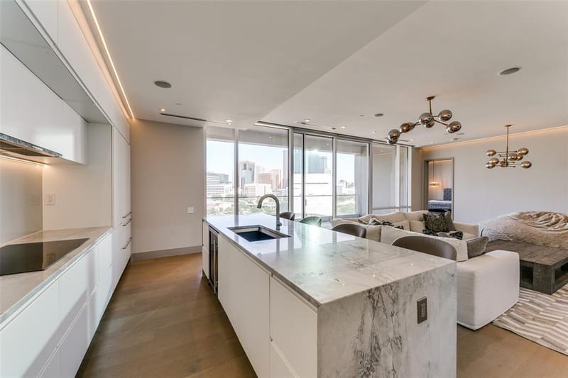 2408 Victory Park Lane # 939, Dallas TX 75219 - Photo 16