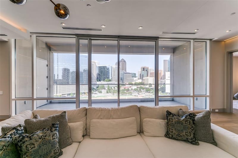 2408 Victory Park Lane # 939, Dallas TX 75219 - Photo 11