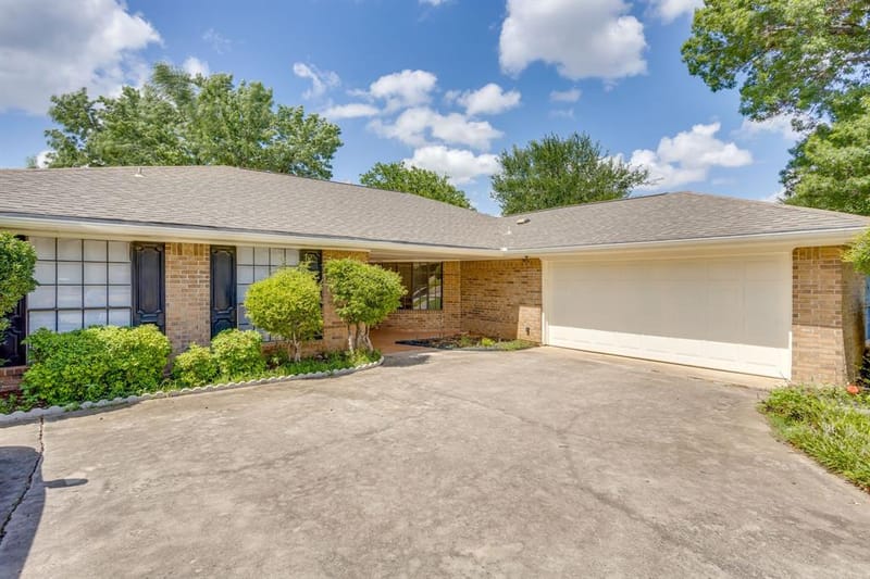 4424 Foxfire Way, Fort Worth TX 76133 - Photo 2