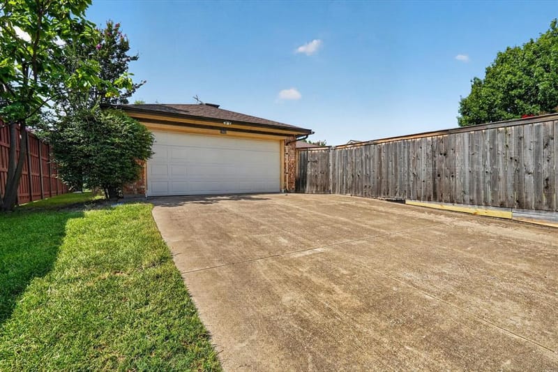 1502 Meadow Glen Street, Richardson TX 75081 - Photo 33