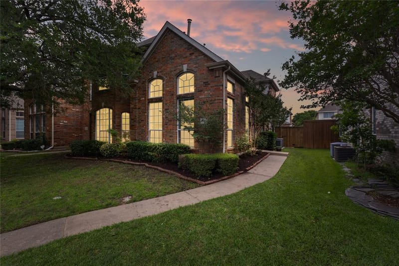 11393 Chaucer Drive, Frisco TX 75035 - Photo 3