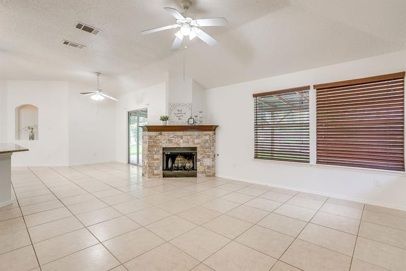 1104 Angel Fire Lane, Arlington TX 76001 - Photo 17