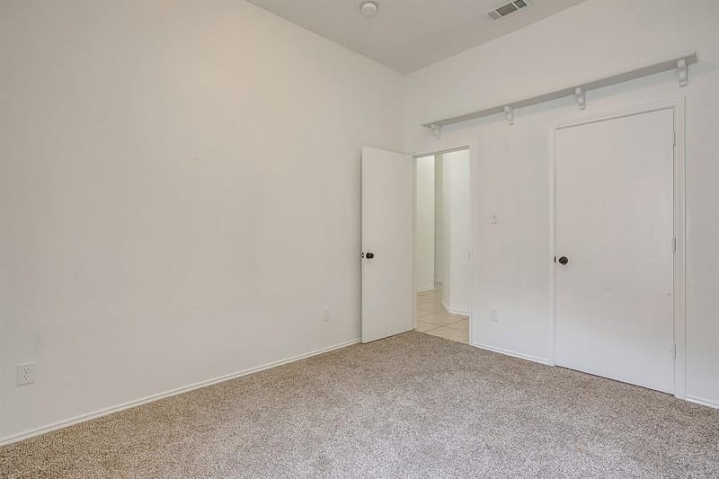1104 Angel Fire Lane, Arlington TX 76001 - Photo 32
