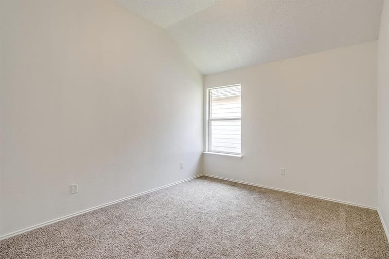 1104 Angel Fire Lane, Arlington TX 76001 - Photo 30