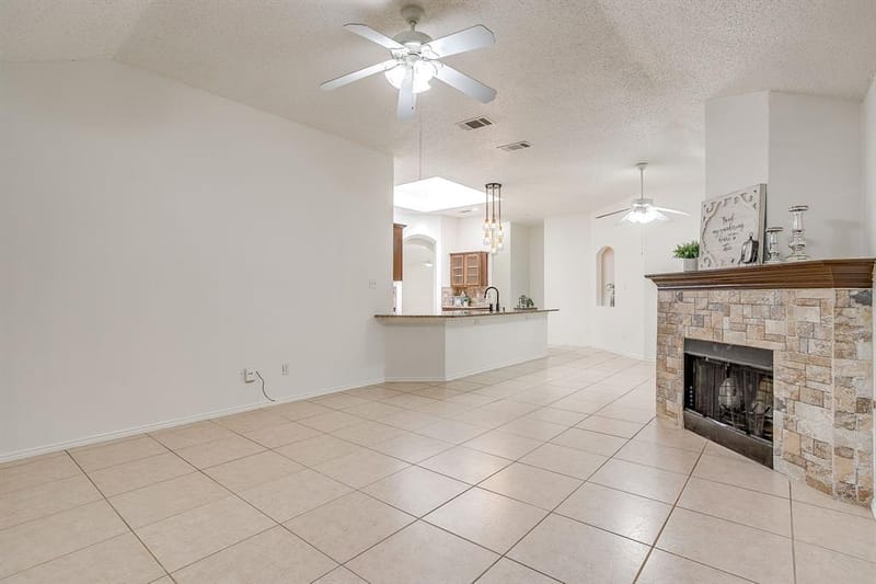 1104 Angel Fire Lane, Arlington TX 76001 - Photo 18
