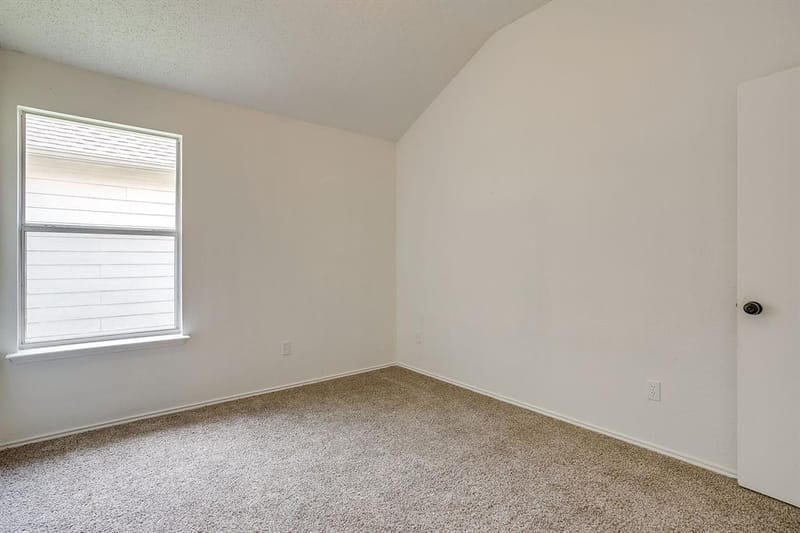 1104 Angel Fire Lane, Arlington TX 76001 - Photo 31