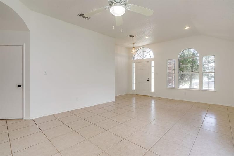 1104 Angel Fire Lane, Arlington TX 76001 - Photo 8