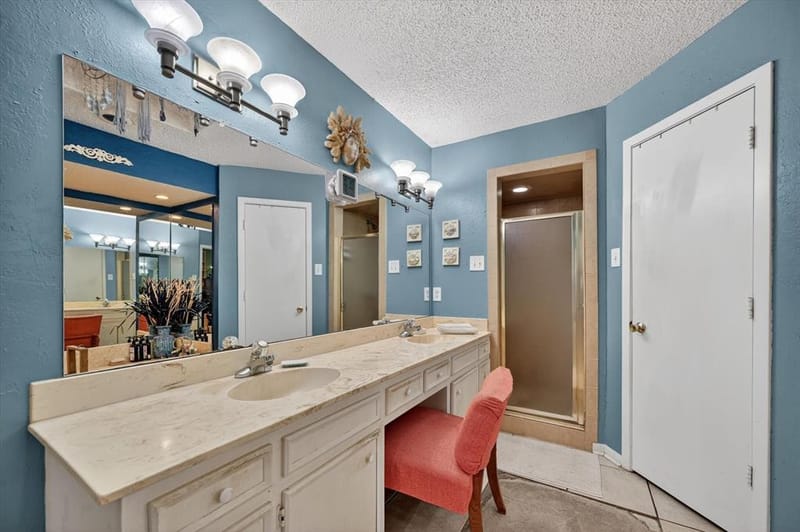 10015 Chimney Hill Lane, Dallas TX 75243 - Photo 22