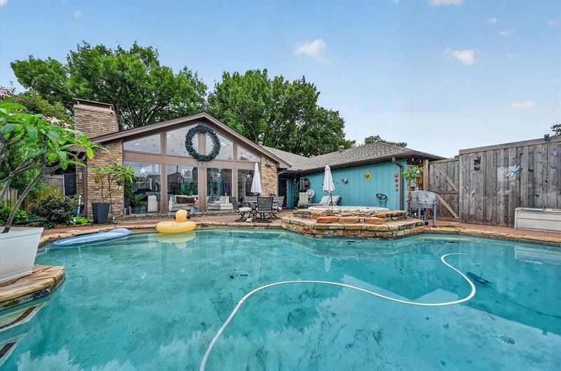 10015 Chimney Hill Lane, Dallas TX 75243 - Photo 32