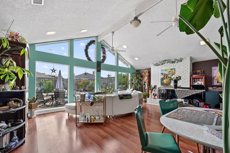 10015 Chimney Hill Lane, Dallas TX 75243
