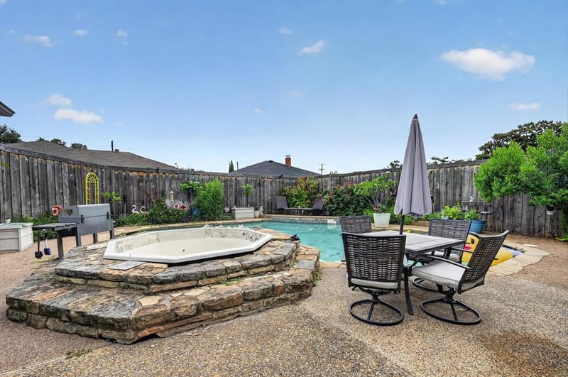 10015 Chimney Hill Lane, Dallas TX 75243 - Photo 34