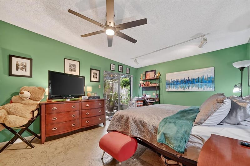 10015 Chimney Hill Lane, Dallas TX 75243 - Photo 18