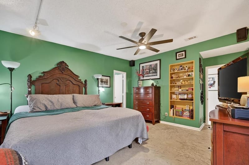 10015 Chimney Hill Lane, Dallas TX 75243 - Photo 19
