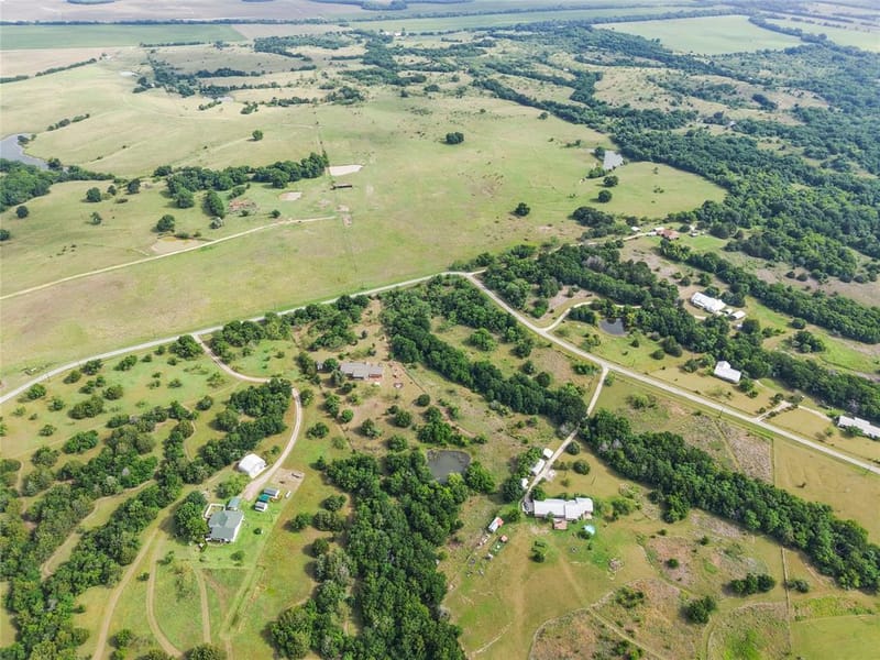 9326 NW County Road 1343, Blooming Grove TX 76626 - Photo 33