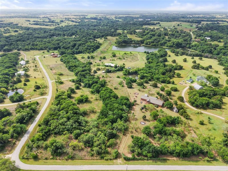 9326 NW County Road 1343, Blooming Grove TX 76626 - Photo 37