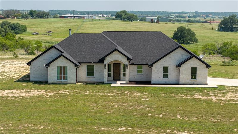 435 Cattle Drive, Stephenville TX 76401