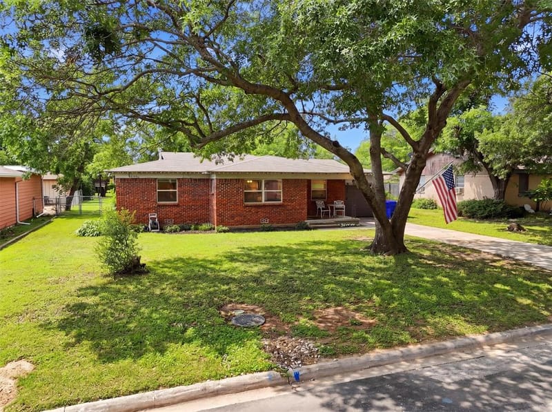 807 Elizabeth Boulevard, Granbury TX 76048 - Photo 34