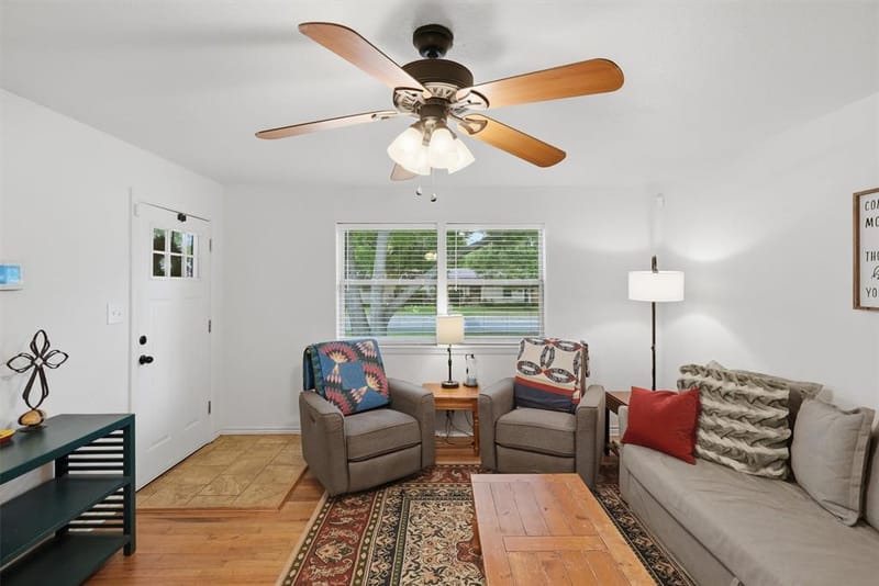 807 Elizabeth Boulevard, Granbury TX 76048 - Photo 10