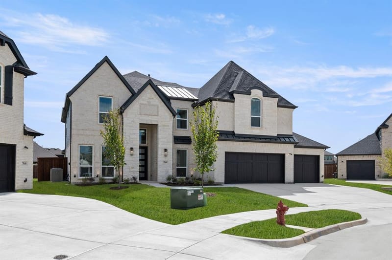7044 Moss Lake Court, Grand Prairie TX 75054 - Photo 2