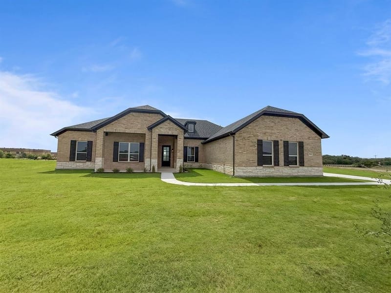 204 Slimp Bluff, Azle TX 76020