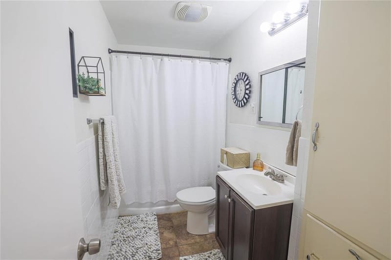 10959 Park Oak Circle, Dallas TX 75228 - Photo 11