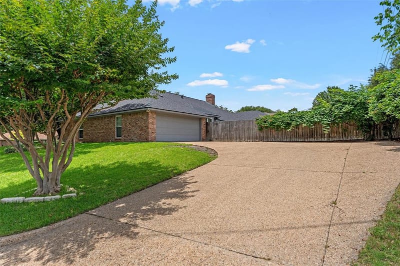 9406 Wildflower Drive, Woodway TX 76712 - Photo 6