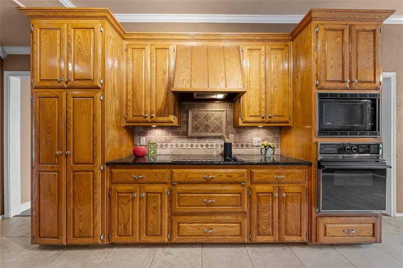 9406 Wildflower Drive, Woodway TX 76712 - Photo 11