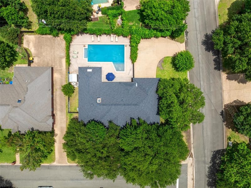 9406 Wildflower Drive, Woodway TX 76712 - Photo 39