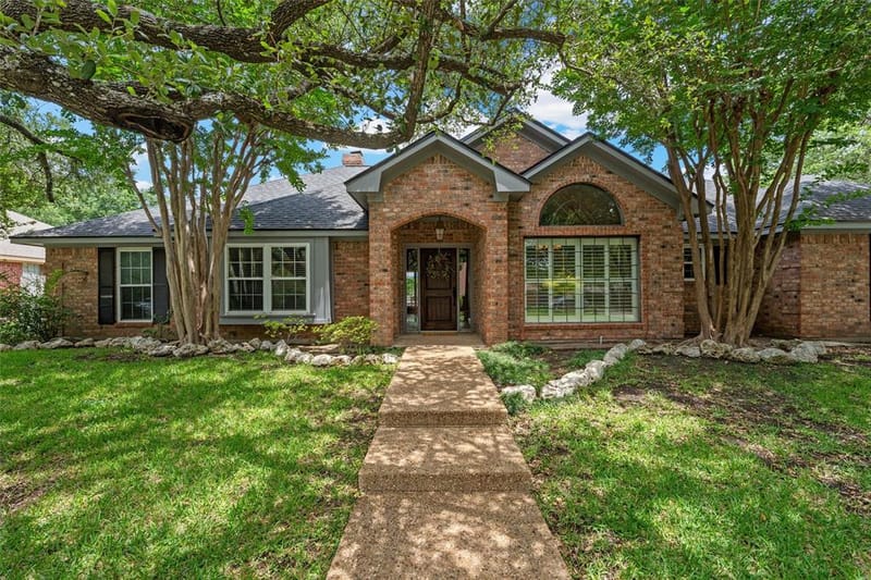 9406 Wildflower Drive, Woodway TX 76712 - Photo 4