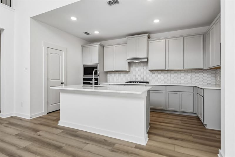 9125 Harrisburg Drive, Fort Worth TX 76036 - Photo 7