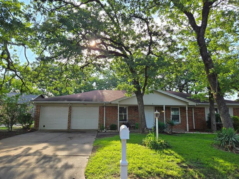 7305 Woodbridge Drive, Forest Hill TX 76140 - Photo 2