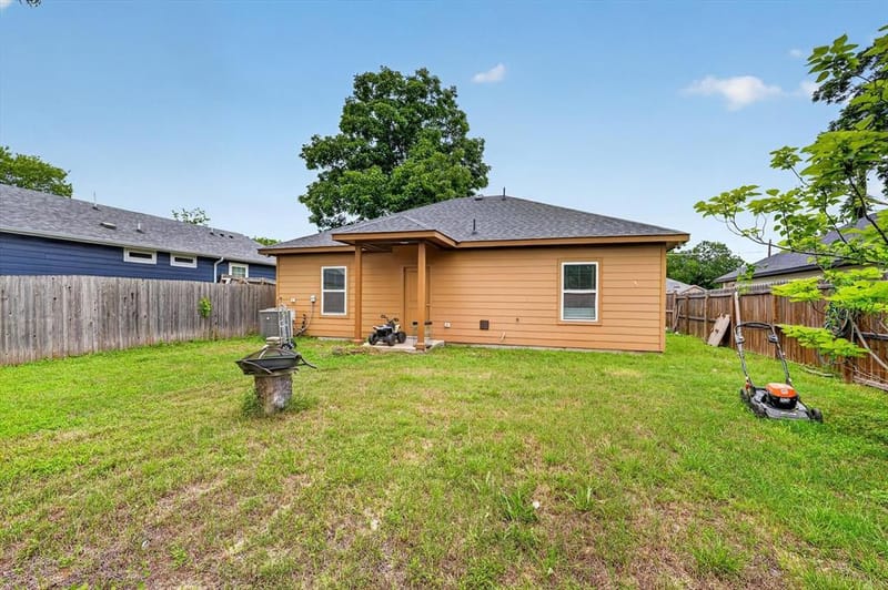 4552 Corregidor Street, Dallas TX 75216 - Photo 39