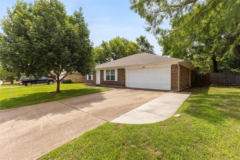 4108 Cypress Springs Drive, Arlington TX 76001 - Photo 6