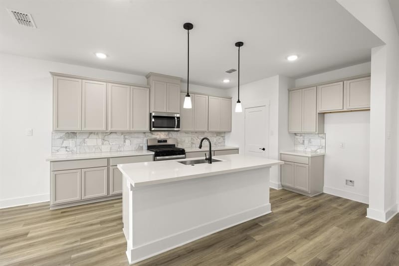 9116 Kansas Pacific Drive, Fort Worth TX 76036 - Photo 8