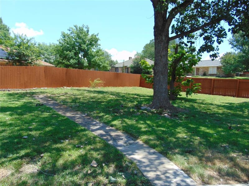 2714 Country Club Parkway, Garland TX 75043 - Photo 4