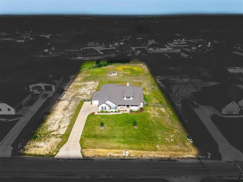 340 Sanger Drive, Springtown TX 76082 - Photo 5