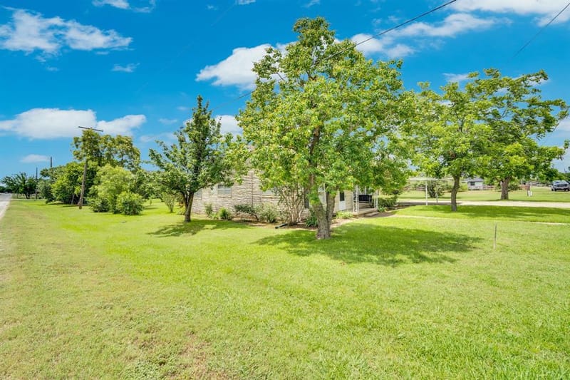 508 E Henderson Street, Itasca TX 76055 - Photo 4