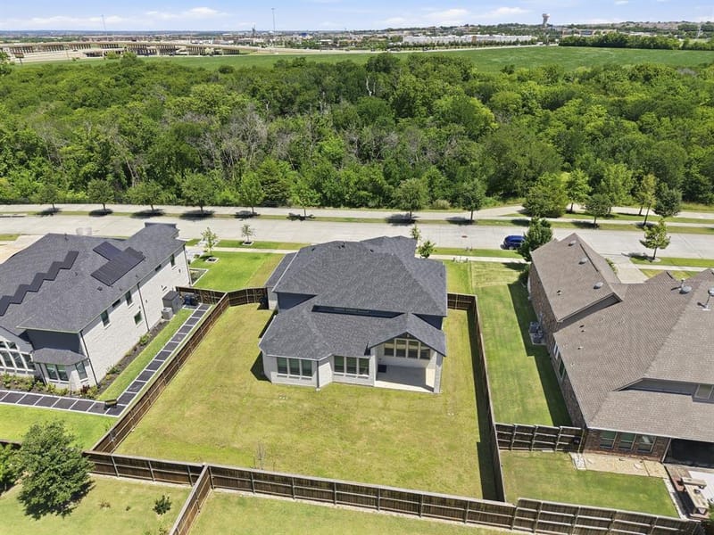 9607 Maple Hill Lane, Frisco TX 75035 - Photo 4