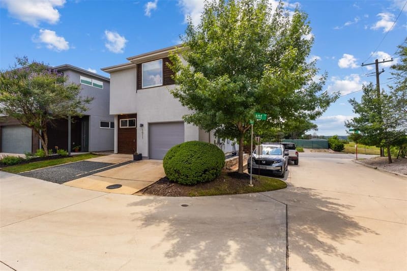 1011 Gallivant Lane, Dallas TX 75218 - Photo 5