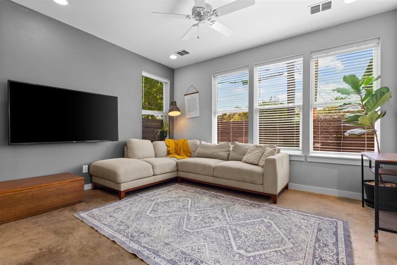 1011 Gallivant Lane, Dallas TX 75218 - Photo 10