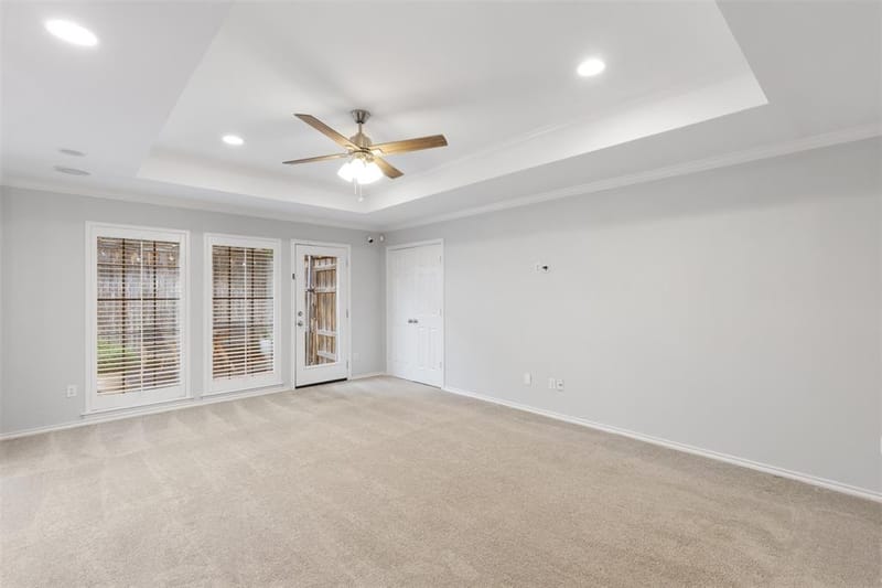 9604 Robin Meadow Drive, Dallas TX 75243 - Photo 10