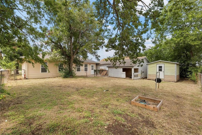 1306 W 11th Street, McGregor TX 76657 - Photo 27