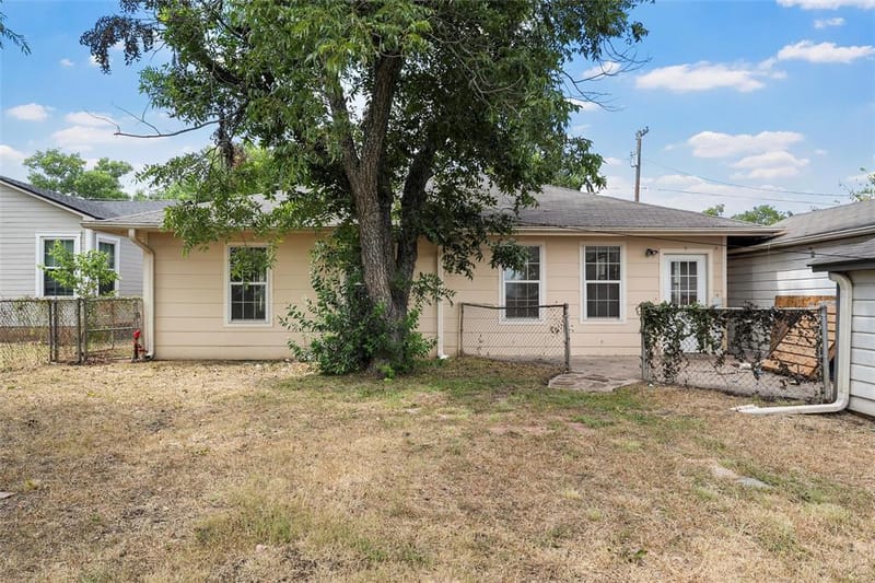 1306 W 11th Street, McGregor TX 76657 - Photo 26