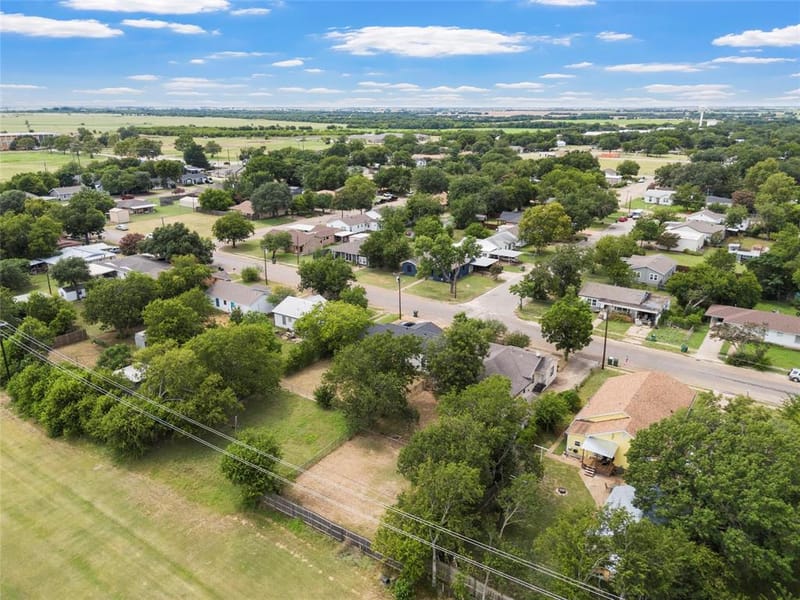 1306 W 11th Street, McGregor TX 76657 - Photo 34